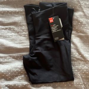 Under Armour black capri leggings. Medium.